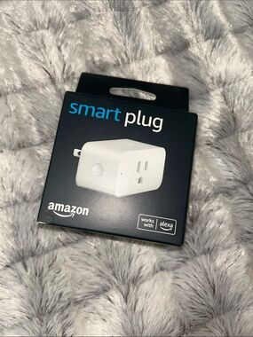 Amazon Smart Plug - White with Black Box